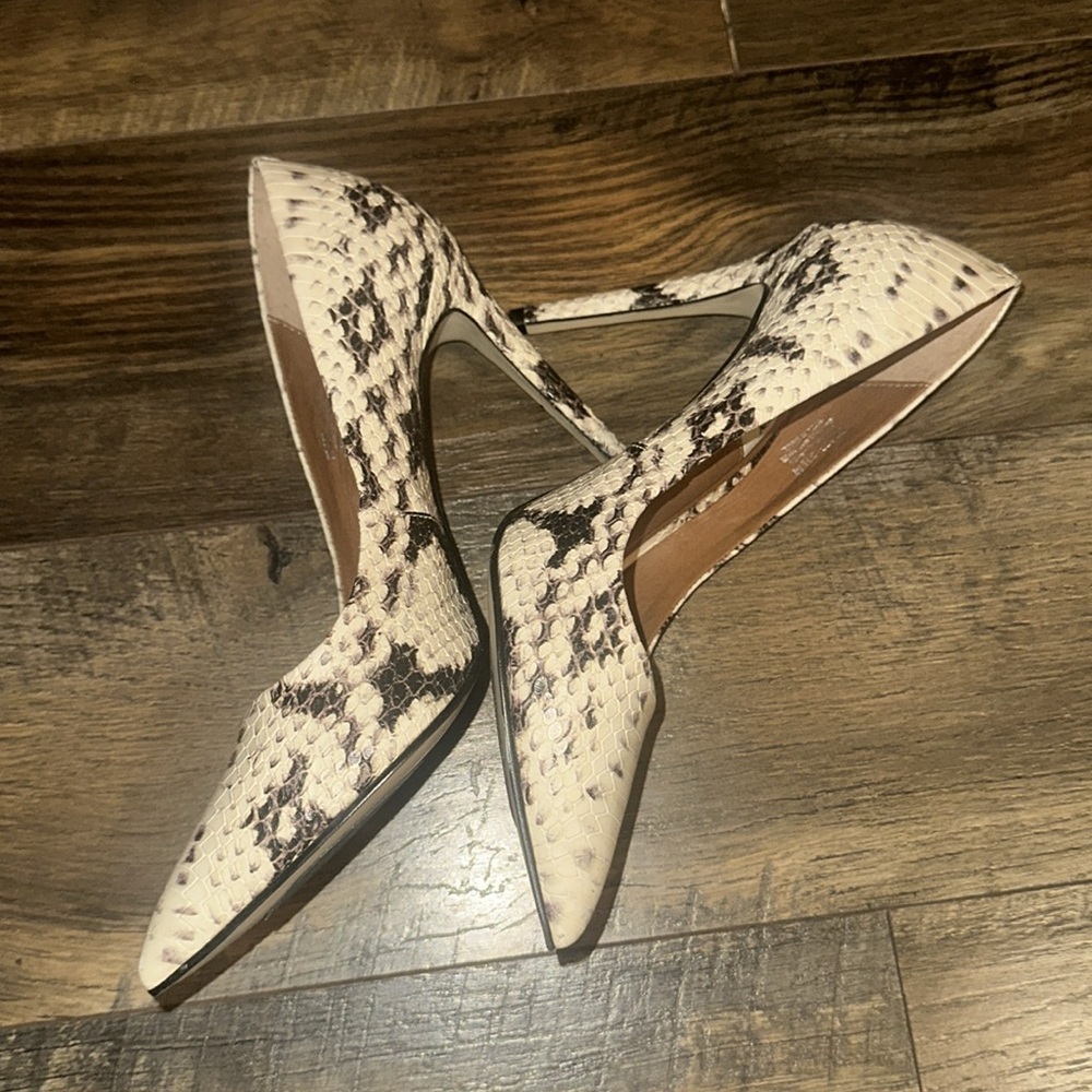 Steve Madden Proto Natural Snake Pointed Pumps Si… - image 2